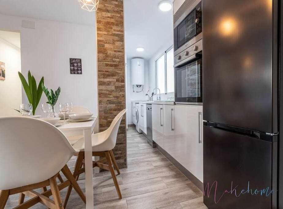 Apartamento 1 En Estadio Sevilla 6 Plazas Y Metro Dış mekan fotoğraf